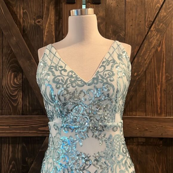 NWT Lin Lin Q Open Back Sequin Wedding Deep V Spaghetti Straps Baroque Dress - Picture 3 of 15